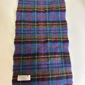 John Hanley and Co. Plaid lambs wool scarf woven in Ireland